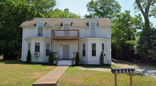Building Photo - 809 Forest St Unit 2