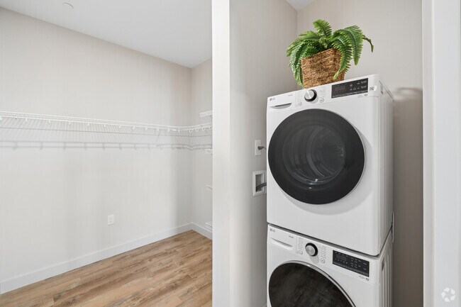 1BR, 1BA - 694SF - Laundry