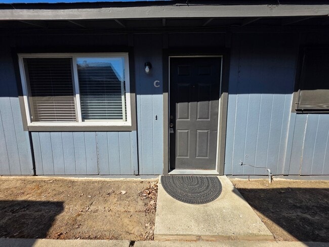 Photo - Gareth Ln - Triplex Unit C