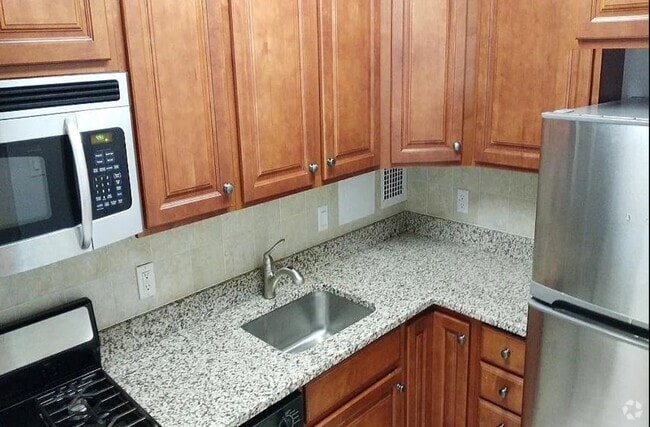 Building Photo - 2401 H St NW Unit 509 Rental