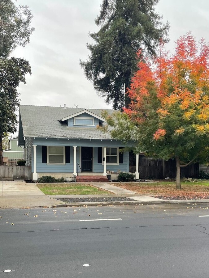 COMING SOON Cute single family home - COMING SOON Cute single family home