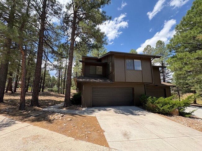 Building Photo - Beautiful Flagstaff Home