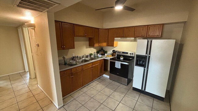 Photo - 1301 W 3rd St Unidad Apt 2