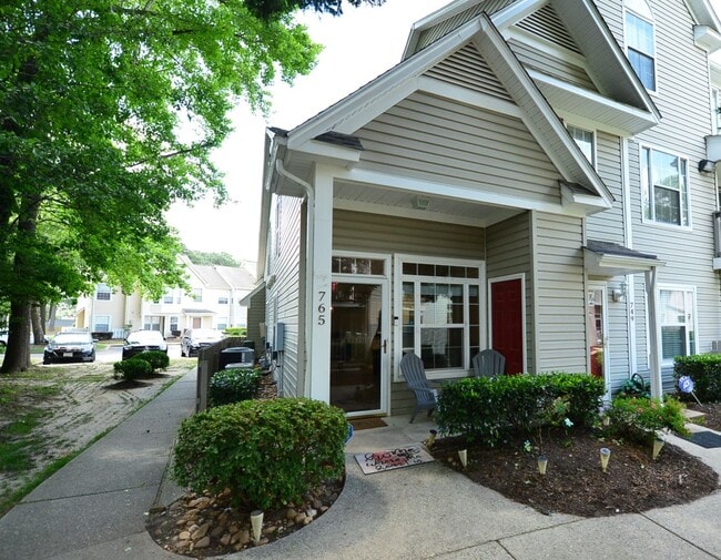 Building Photo - 1st month Free! Community Clubhouse, exer...