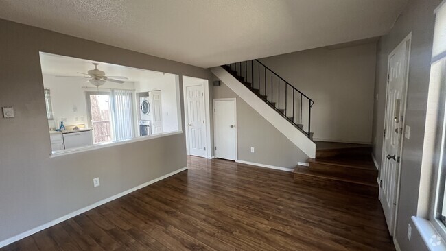 Building Photo - 725 Alexander Rd Unit D Rental