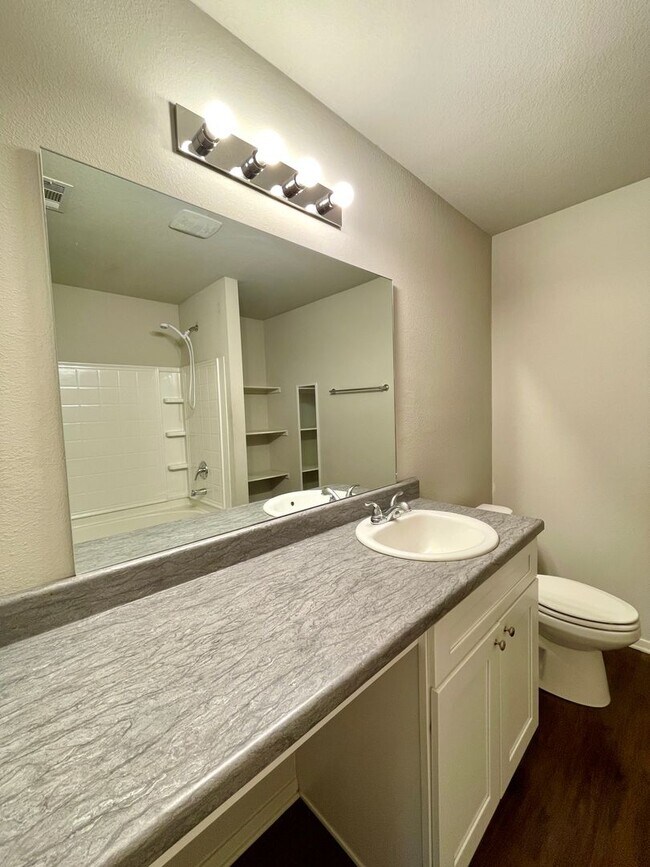 Photo - Three bed, two bath in Valley View available now