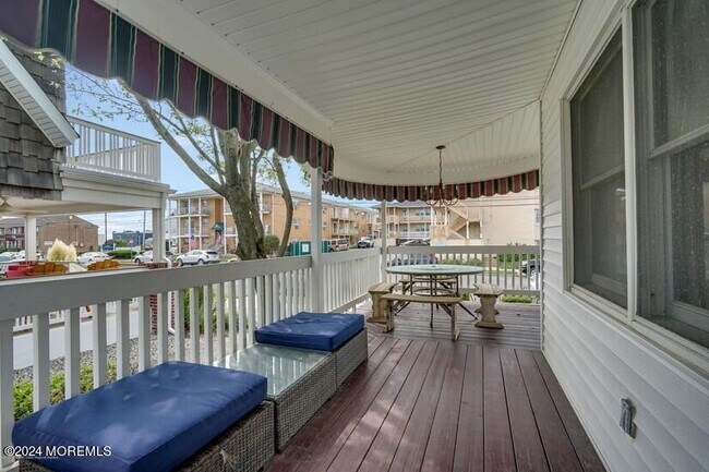 Photo - 114 McCabe Ave