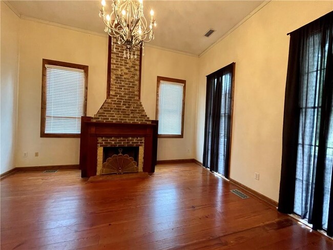 Photo - 222 S Dearborn St