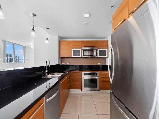 Photo - 253 NE 2nd St Unidad 3108