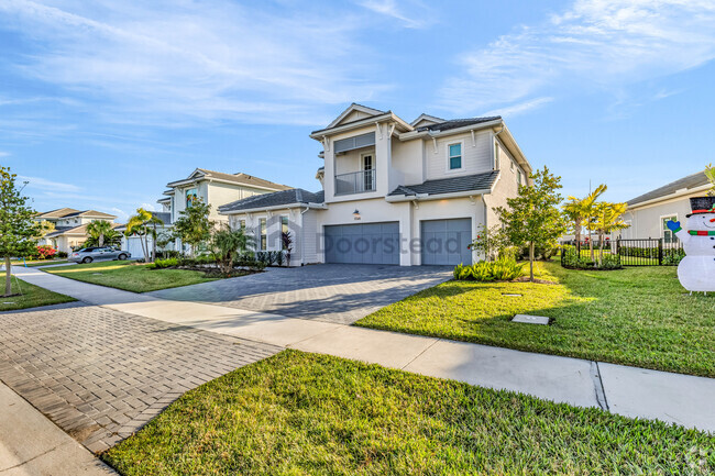 Building Photo - 9346 Crestview Cir Rental