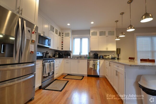 Building Photo - 130 Parsons St Unit 1 Rental