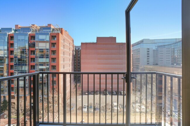 Photo - 1001 L St NW Unit 704