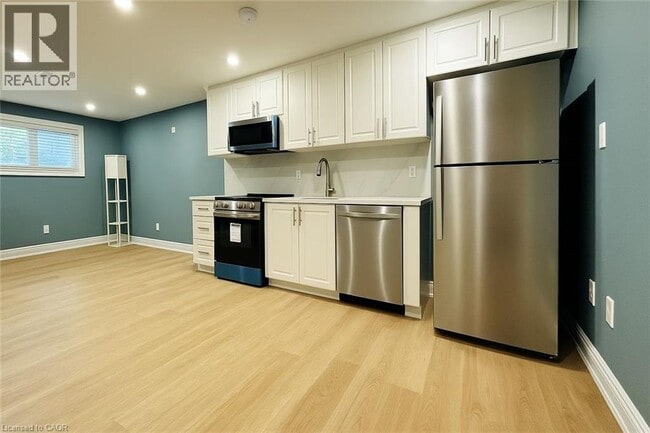 Photo - 255 Pineland Pl