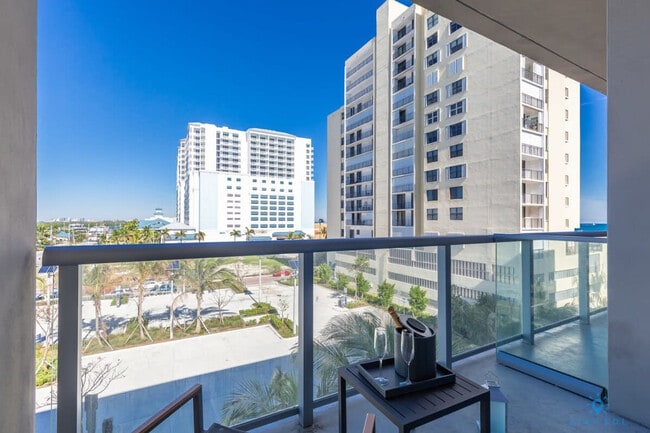 Photo - 777 N Ocean Dr Unidad ID1227231P