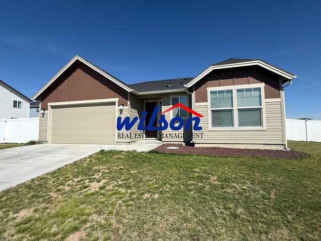 Building Photo - Modern 3-Bed Moxee Home with Huge Fenced Yard & Covered Patio
