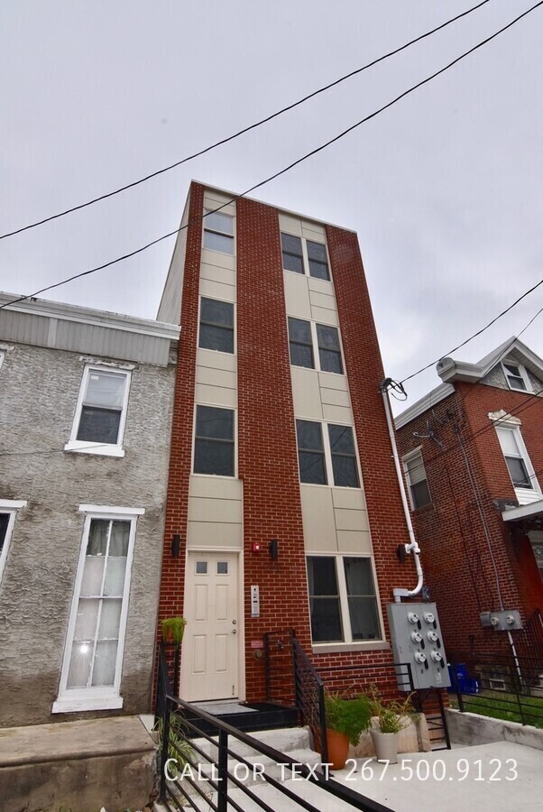 Building Photo - 522 N Preston St Unit B