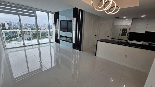 Photo - 1861 NW N River Dr Unit 11