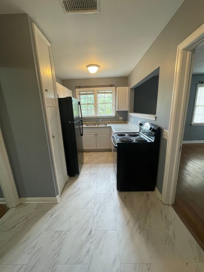 Photo - REM29664           15 Unit 2966 Remington Street #4 ~