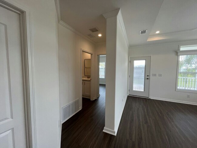 Photo - 978 Avanti Way Blvd