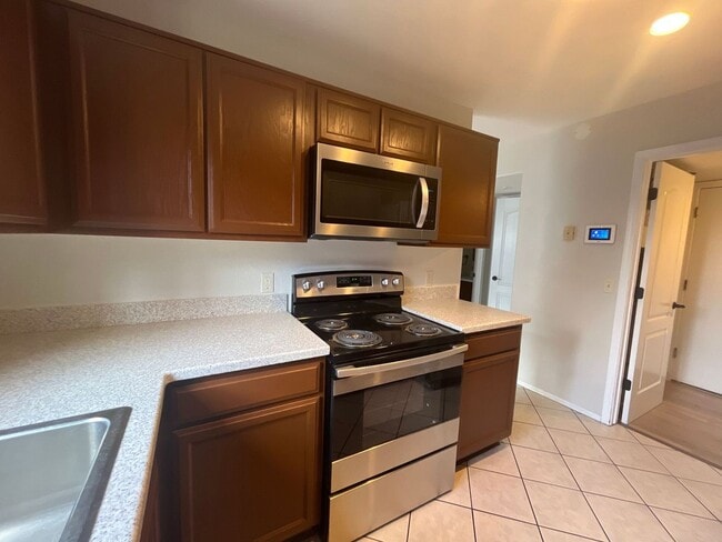 Photo - 3 bedroom 2.5 bath townhome for rent