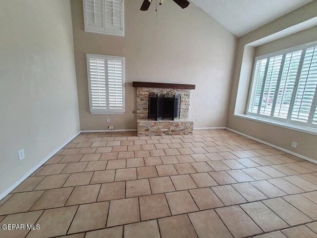 Photo - 765 Colchester Dr