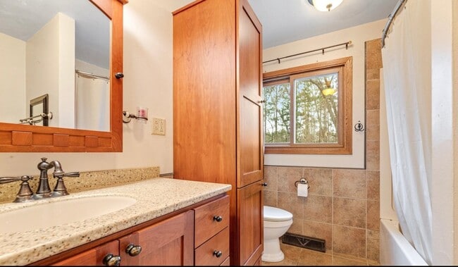 Photo - 21923 Fleming Ave