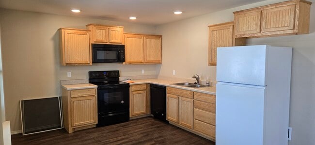 Photo - 633 Scout St