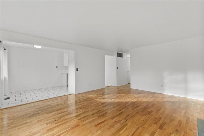 Photo - Bright and Updated Beacon Hill Rambler