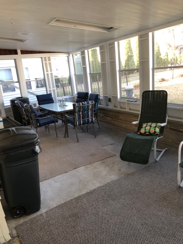 Photo - 213 W 4th St