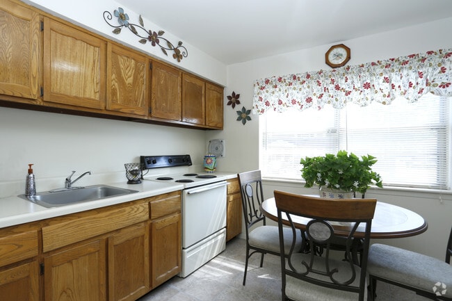 One Bedroom (Leasing Office) - Kitchen