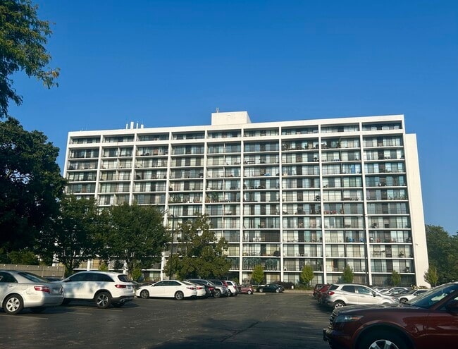 Building Photo - 2005 S Finley Rd Unit 612 Rental