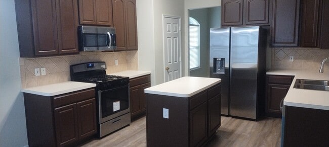 Photo - 11111 Sprucedale Ct
