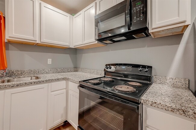 Building Photo - 6823 Goforth St