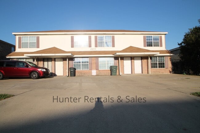 Updated 3-Bedroom, 2-Bath Townhome with Do... - Updated 3-Bedroom, 2-Bath Townhome with Do...