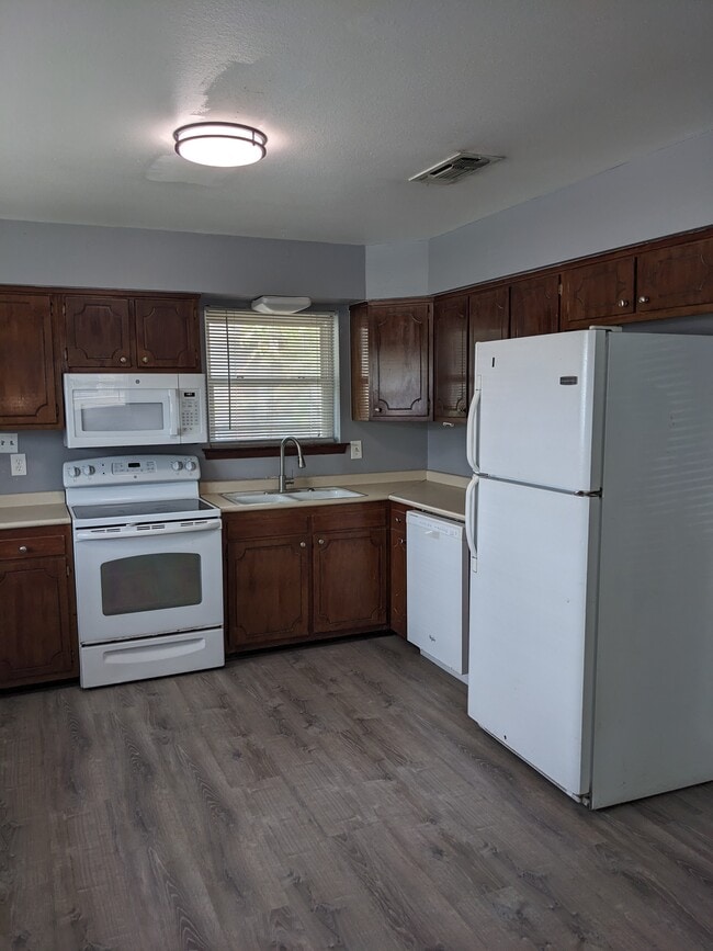 Photo - 4513 Temple St