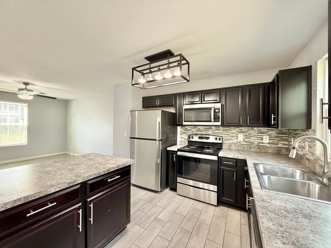 Photo - 390 Fieldspar Ln