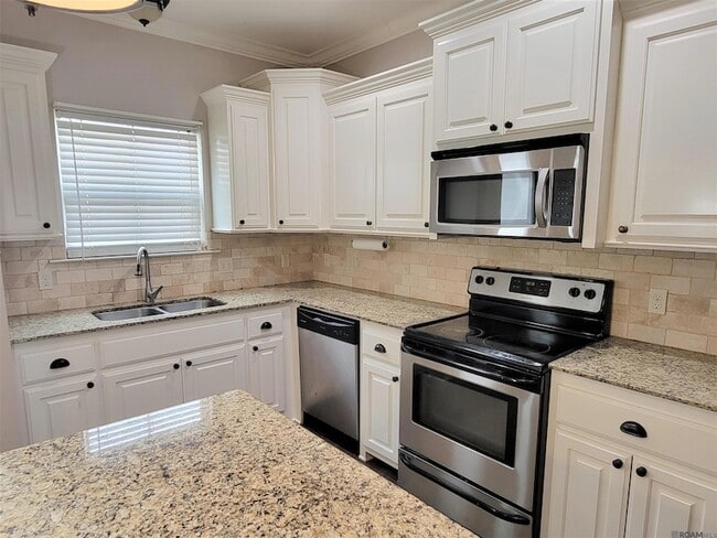 Building Photo - 40485 Sage Field Ct