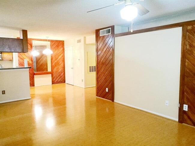Photo - 2121 Hepburn St Unit 505