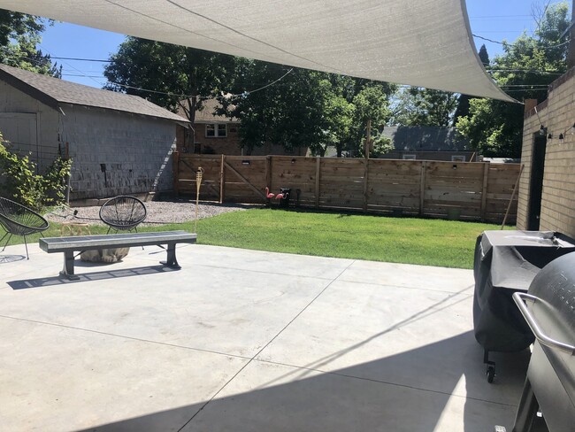 Photo - 3048 AMES ST