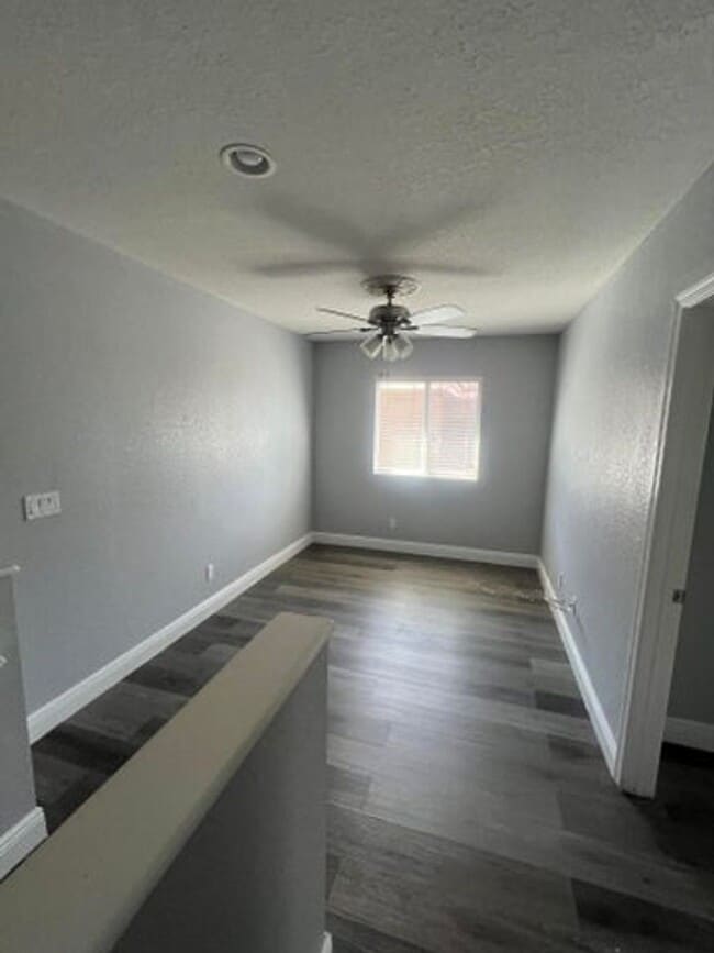 Photo - 810 Palm Tree Ln