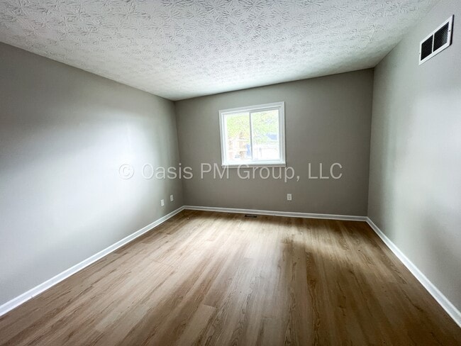 Photo - 3372 Willington Dr