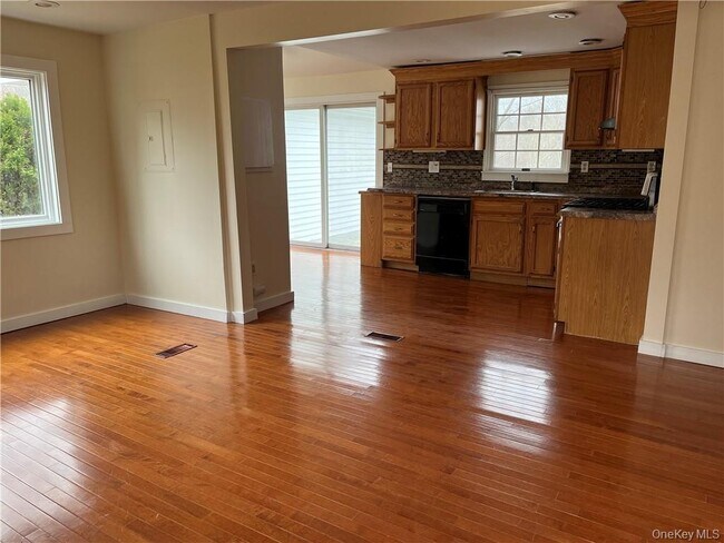 17 Brookside Rd