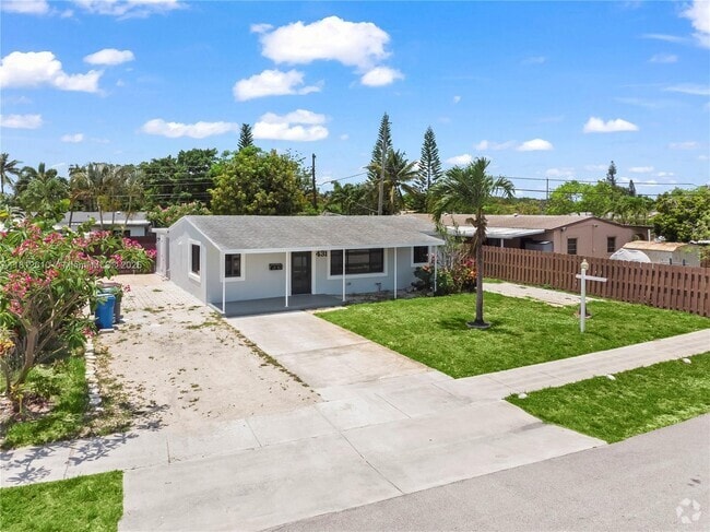 Building Photo - 431 NE 58th Ct Rental