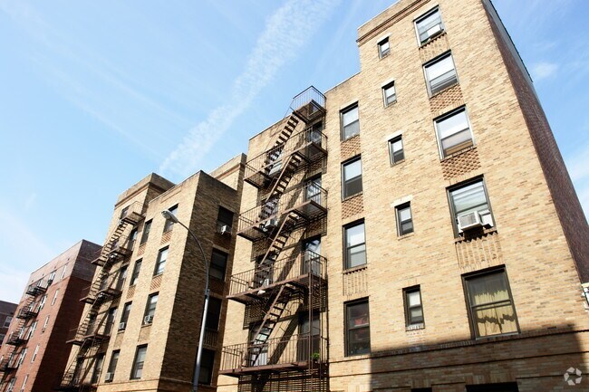 Photo - 140-71 Ash Ave