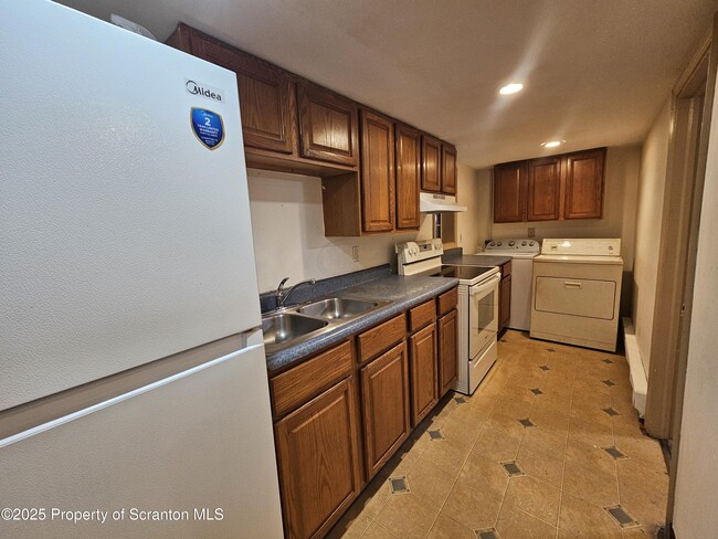 Photo - 14 Kulp Ave