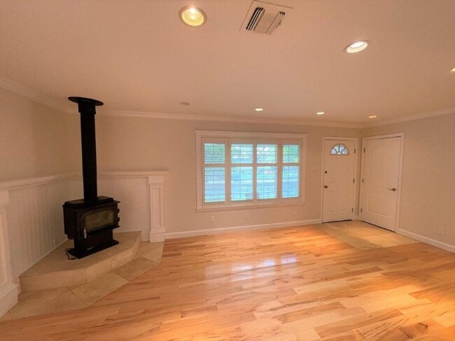 Photo - Concord! Beautiful fully remodeled 3 bedro...