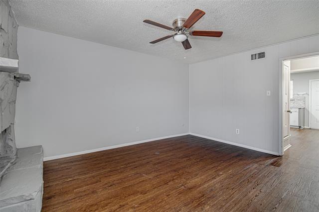 Photo - 1403 Courtney Pl