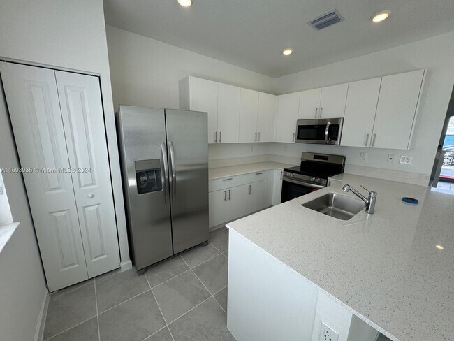 Photo - 724 SE 13th Street Cir