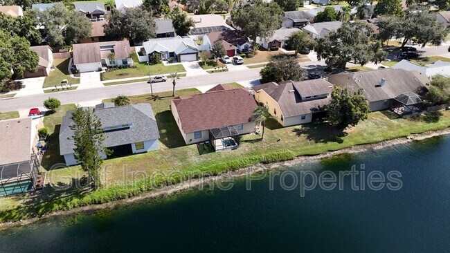 Photo - 704 49th St E