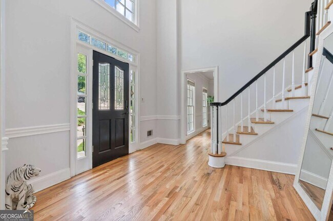 Photo - 275 Sageglen Rd